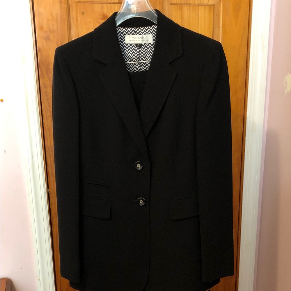Tahari Classic Black Women's Pantsuit